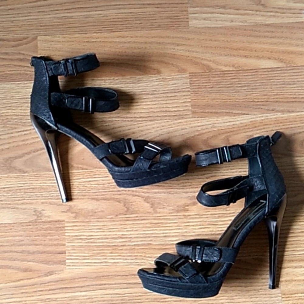 BCBG MAXAZARIA platform sandals